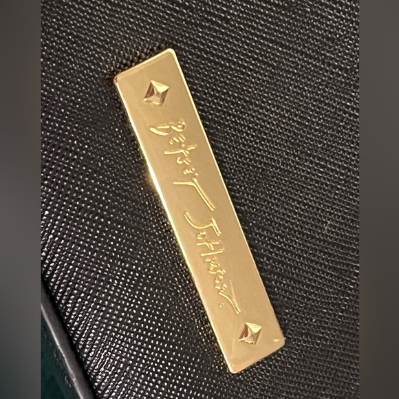 💕 Preloved Betsey Johnson Dome Satchel Handbag 💕 - Picture 4 of 11